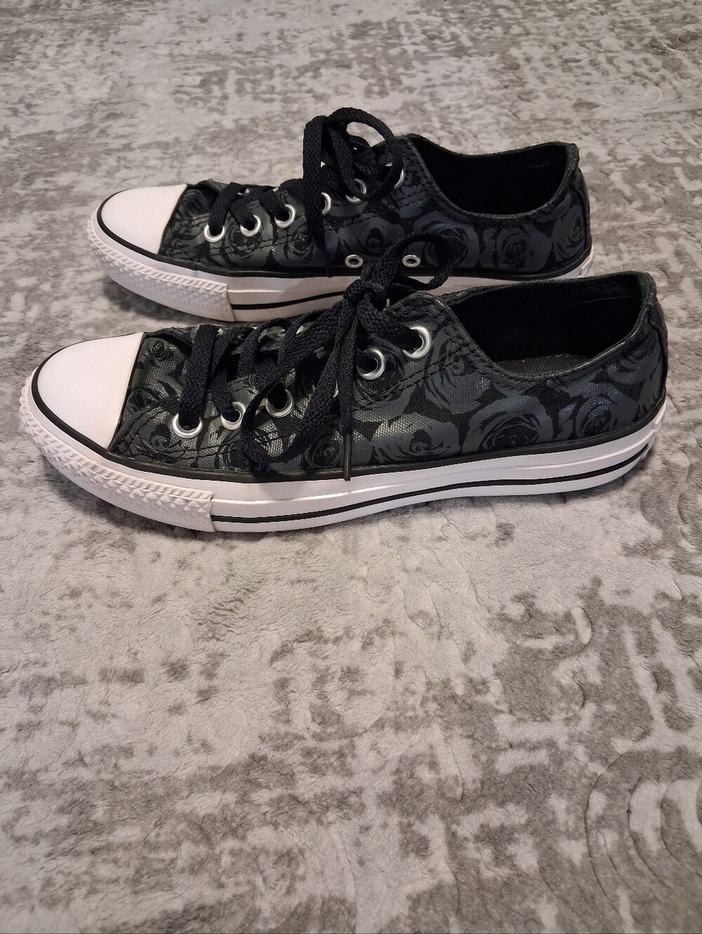 Converse | Black Low tops With Rose Pattern